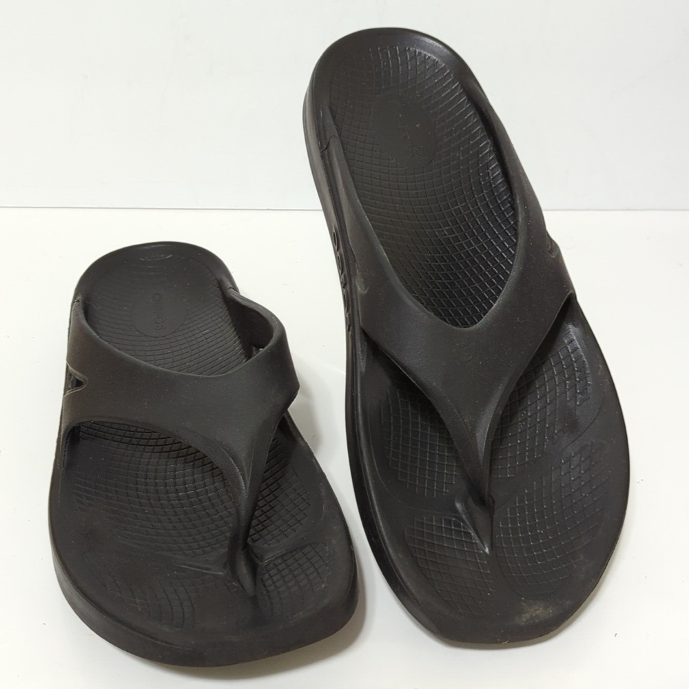 OOfos OOriginal Sport sandals. Unisex Women's size 14/ men's size 12